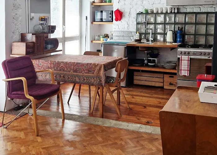 Klimat Mokotow * وارسو